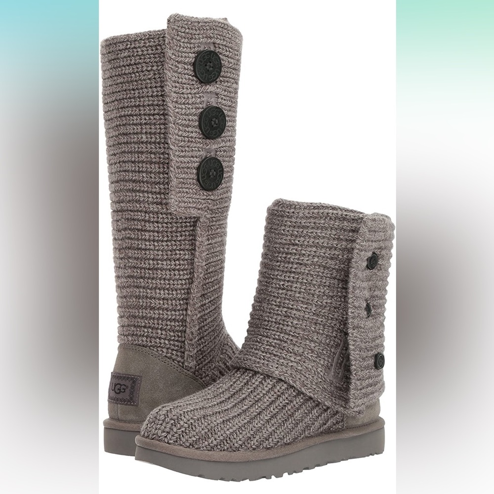 Classic knitted boots, UGG Australia, Style Number: 5819. Polyester binding